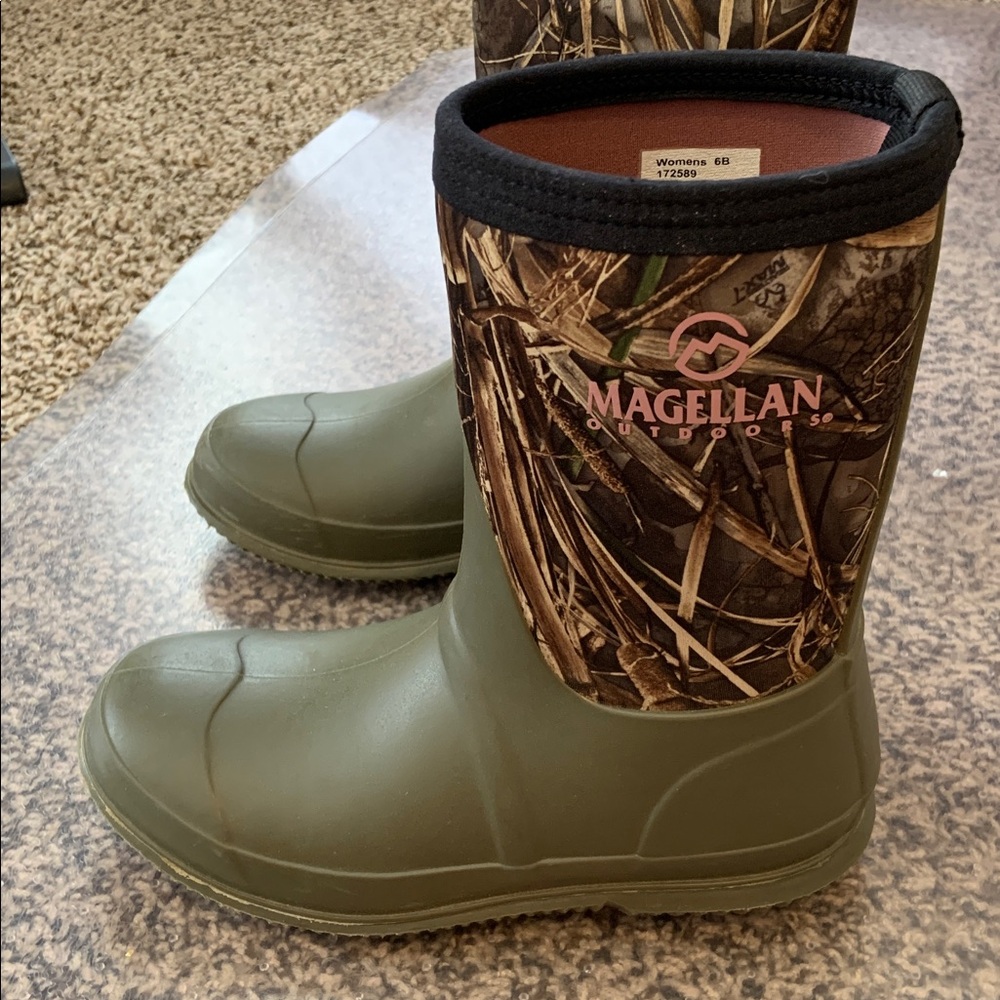 Magellan Outdoors Camouflage Waterproof Boots - Picture 3 of 8